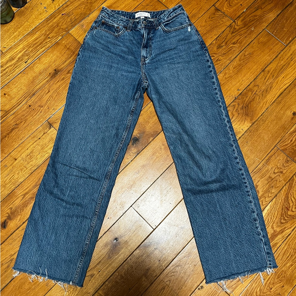A&F High Rise The Loose Jean Curve Love
